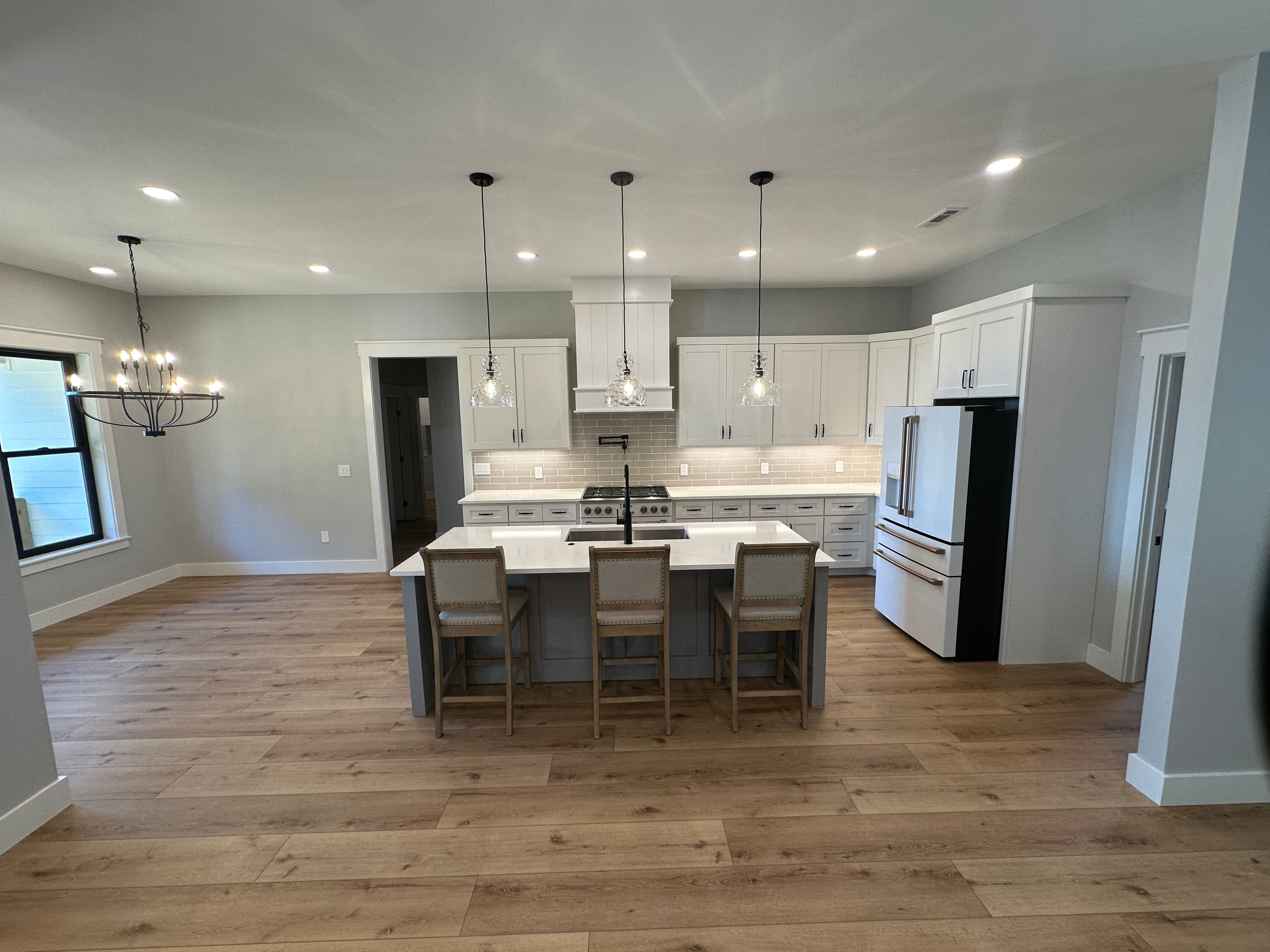 Kitchen remodel and custom detail by Resolute Homes